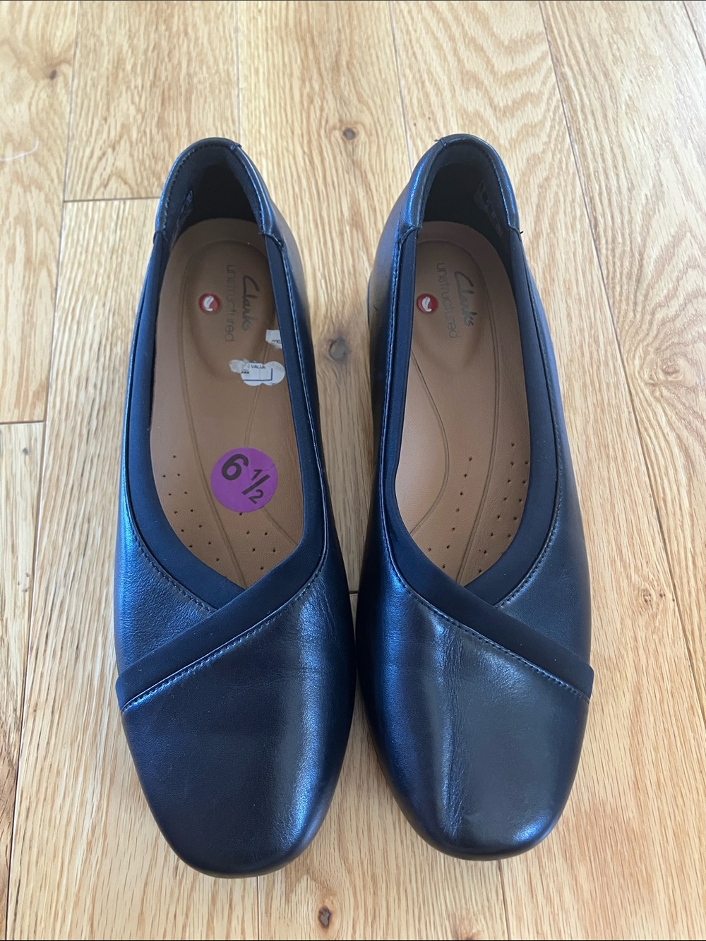 NWT Clarks Unstructured Black Leather Cross-Detail Slip-On Flats